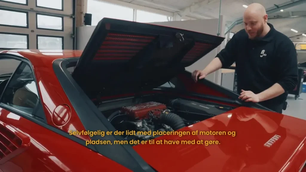 Adgang til service på en Ferrari Mondial